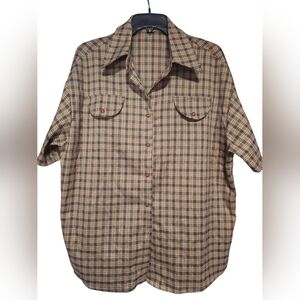 Brown Plaid Short-Sleeve Button-Up Shirt